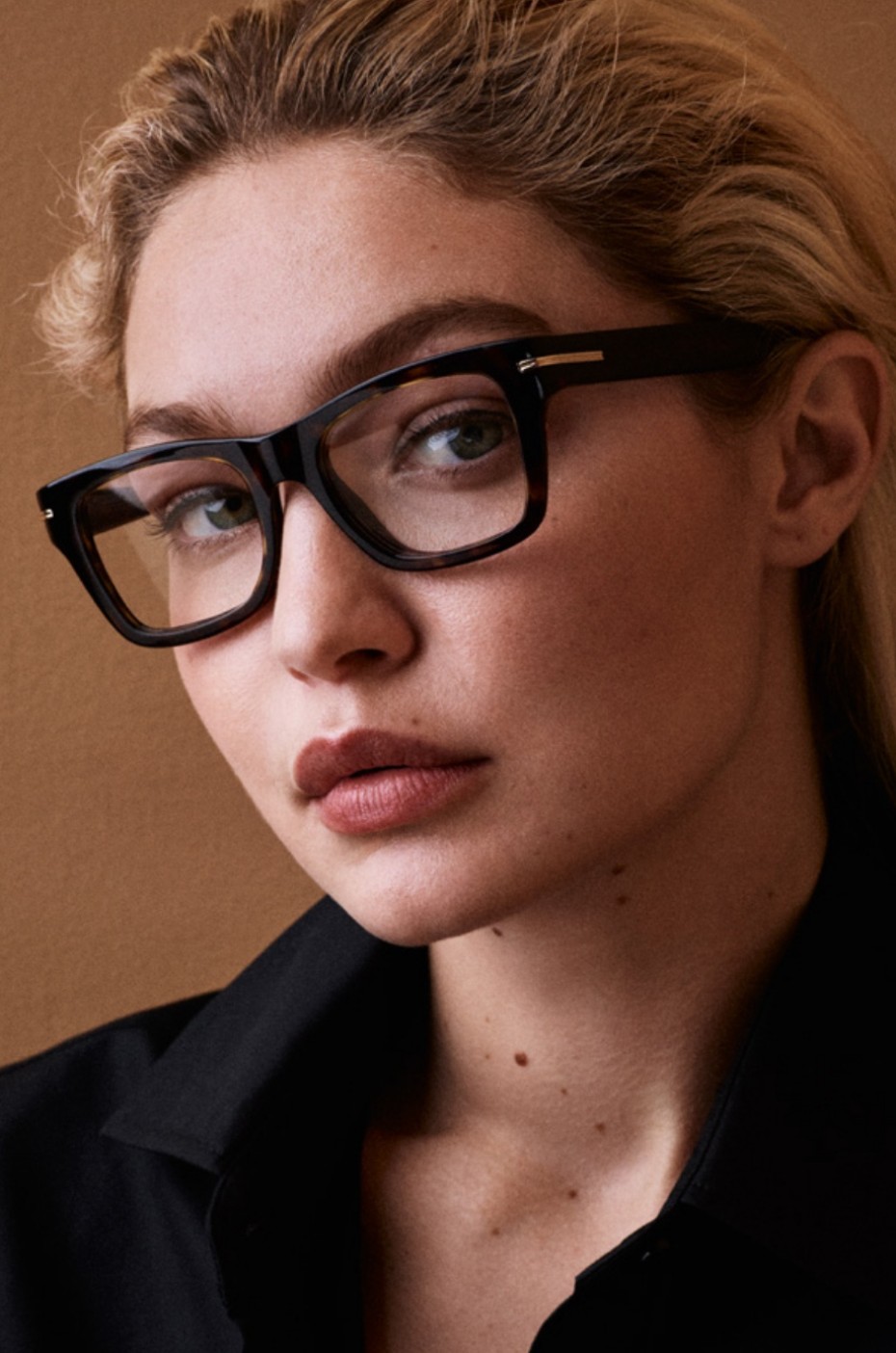 Boss – Frau mit Brille