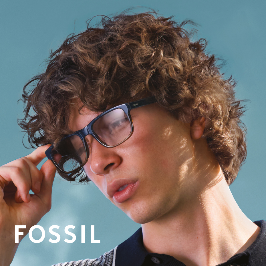 Fossil: Junger Mann mit Brille